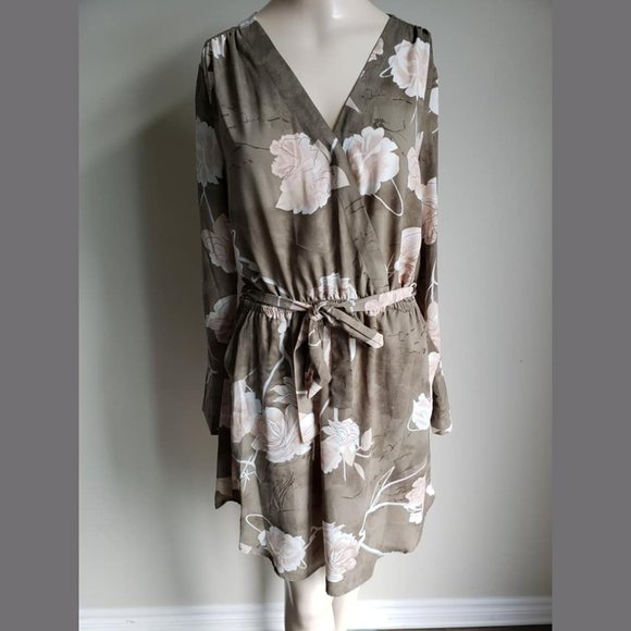 NWT Dex Dress - Picture 2 of 8